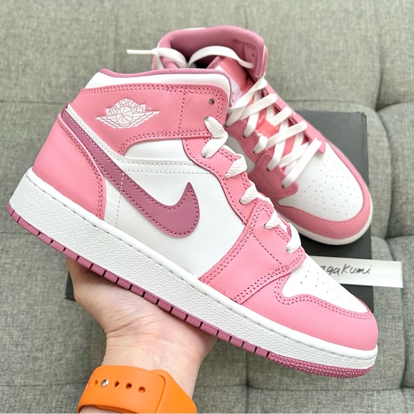 🌸 Nike air Jordan 1 Retro mid pastel pink white shoes (big kids) - Picture 3 of 6